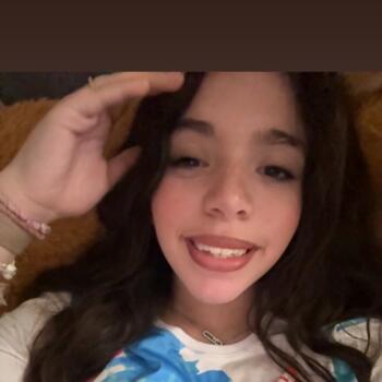 Babysitter in Saint-Laurent-Nouan: Naomi