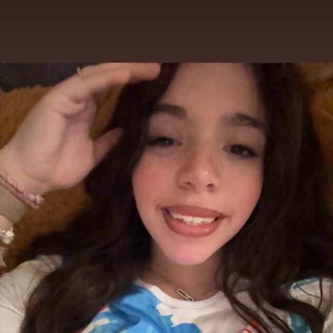 Babysitter in Saint-Laurent-Nouan: Naomi