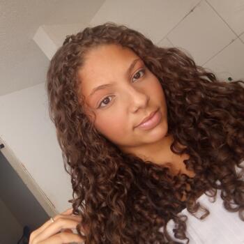 Babá Cariacica: Nicolly