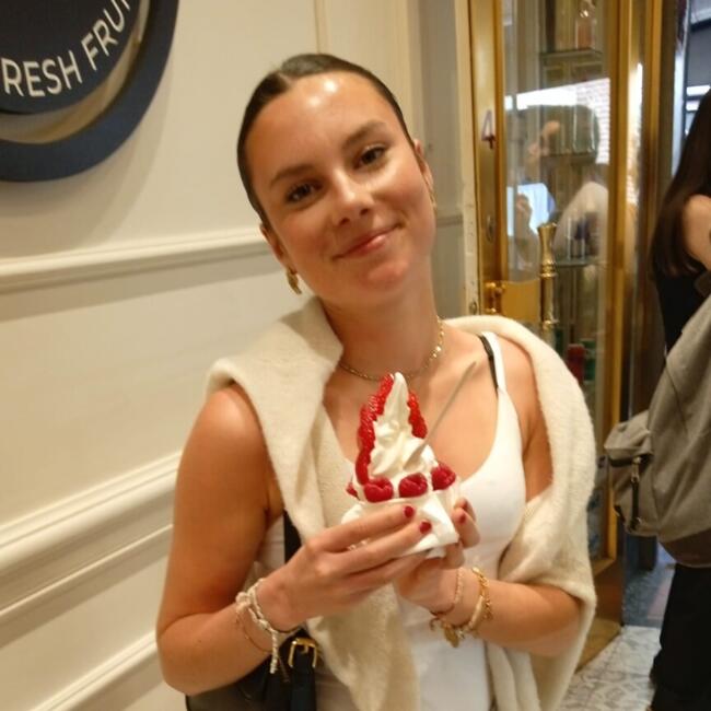 Babysitter in Rennes: Garance