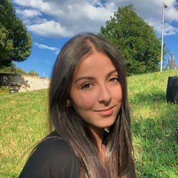 Babysitter in Levallois-Perret: Nour