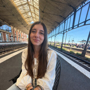 Babysitter Le Passage: Louna