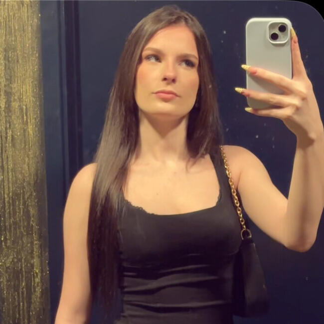 Babysitter in Northampton: Ariana