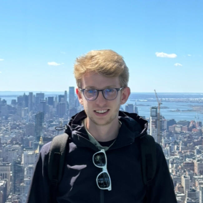 Babysitter in Antibes: Alexandre