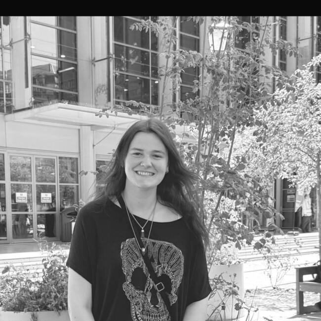 Babysitter in Cleckheaton: Eden