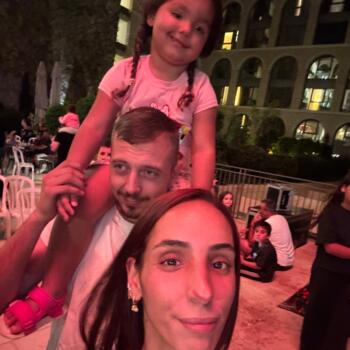 משרת בייביסיטר ב- ירושלים: משרת בייביסיטר אושר