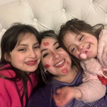 Δουλειά για babysitter στην περιοχή Κονσεπσιόν: δουλειά φύλαξης παιδιών Scarleth