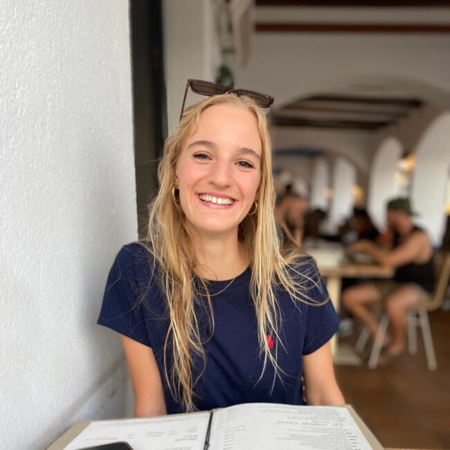 Babysitter in Flourens: Alix