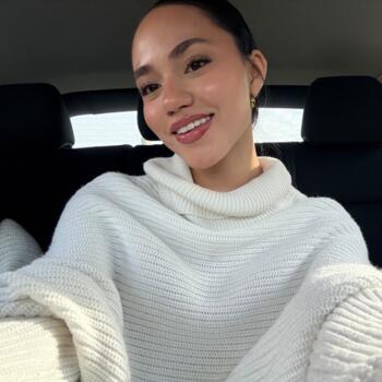 Babysitter in Richmond Hill: Regina