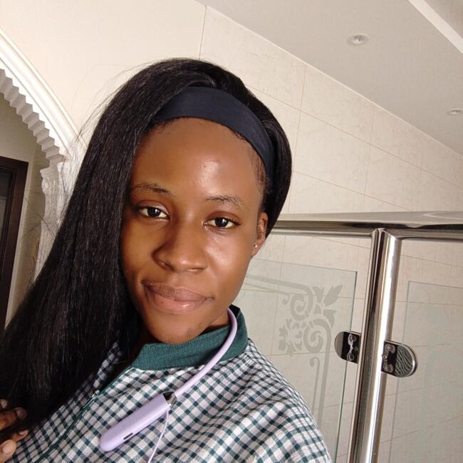 جليسة أطفال في المدينة: Mercy