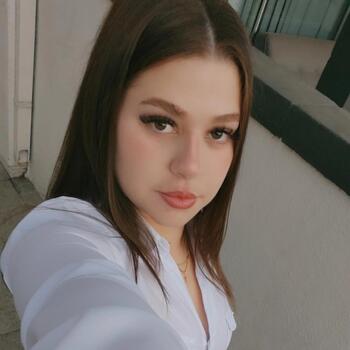 Babysitter in Corona: Lorena