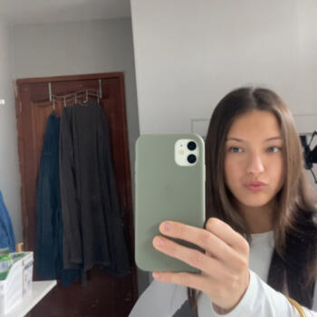 Babysitter in Marseille: Lili