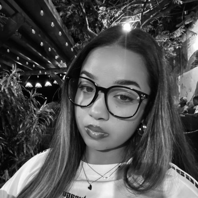 Babysitter in Villeurbanne: Rebecca