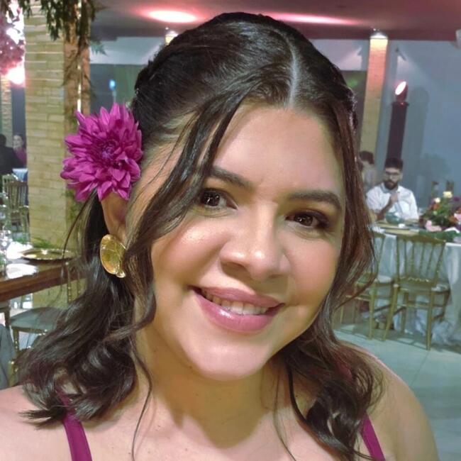 Emprego de babá em Fortaleza: Nayane