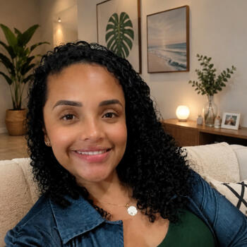 Babysitter in Juiz de Fora: Larissa