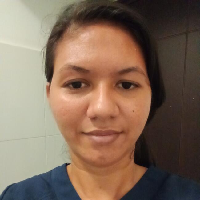 Babysitter in Burunga: Evelin