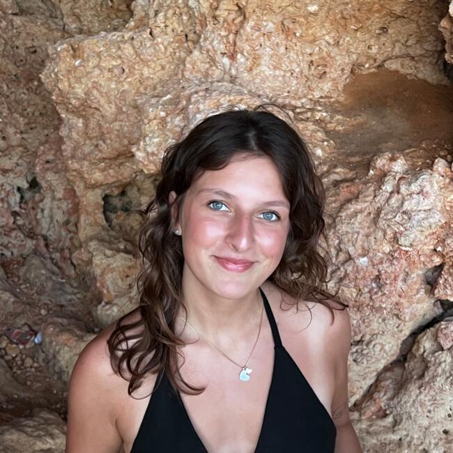 Babysitter in Matosinhos Municipality: Joana