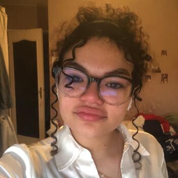 Babysitter in Montluçon: Claudia