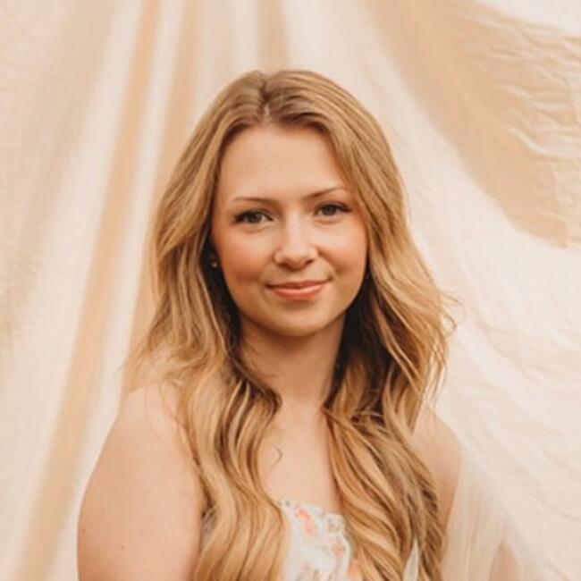 Babysitter in Edmonton: Destinee