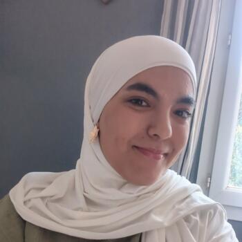 Babysitter in Montréjeau: Hiba