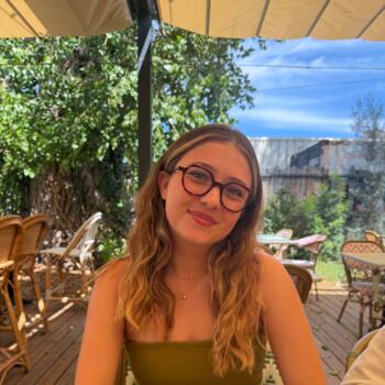 Babysitter in Mérignac: Julia
