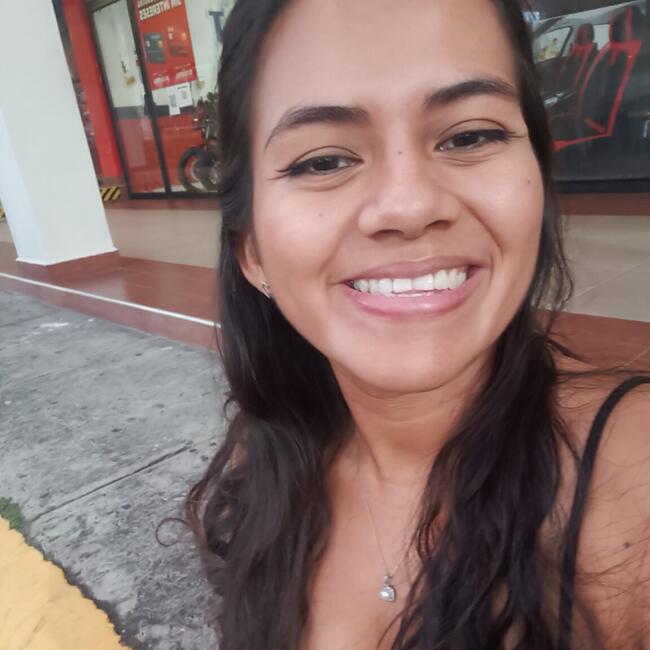 Trabajo para niñera en Apopa: Karla