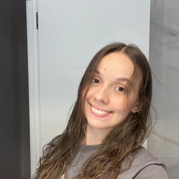 Baby-sitter in Gérone: Karina
