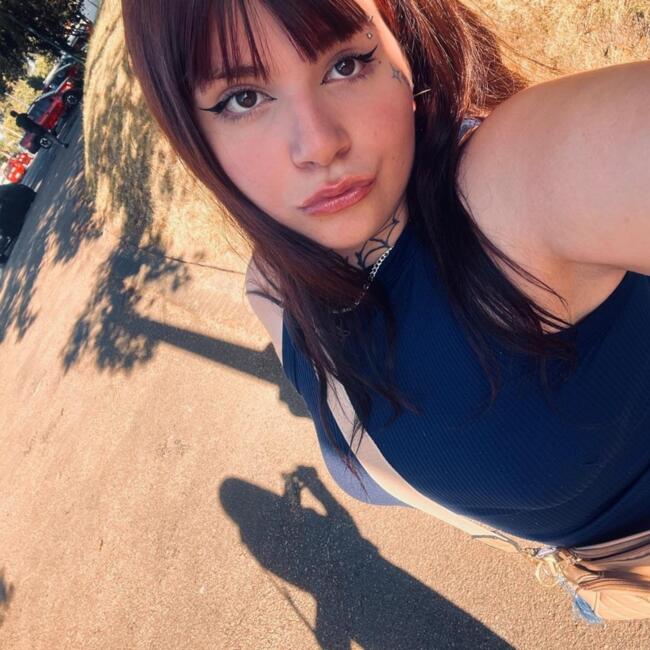 Babysitter in Montevideo: Alison naomi