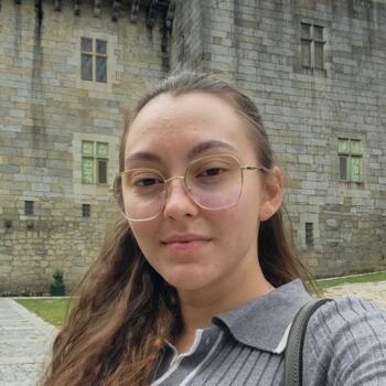 Babysitter in Lisbon: Laura