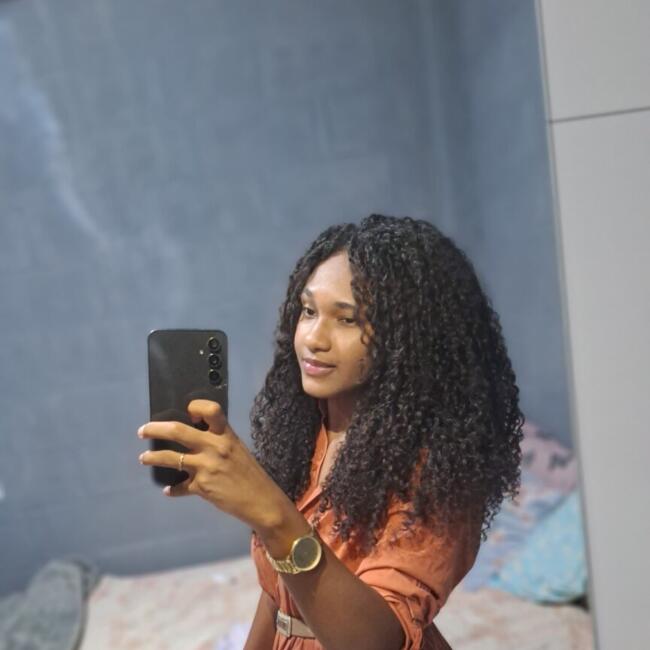 Babá em Linhares: Larisse