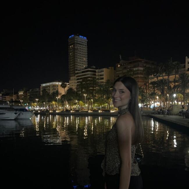 Nanny in San Vicent del Raspeig: Julia