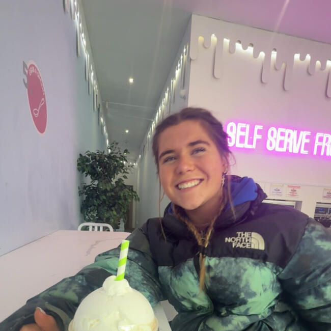 Babysitter in Swansea: Robyn