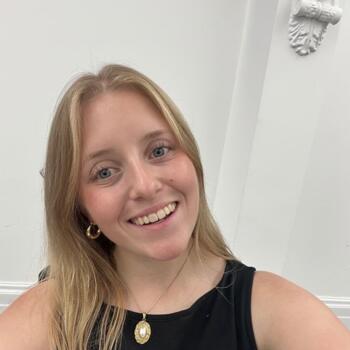 Babysitter in London: Chloe