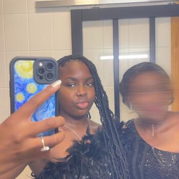 Baby-sitter in Colombes: Shana