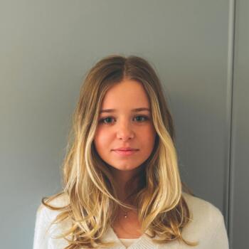 Babysitter in Carquefou: Louise