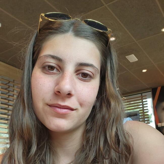 Babysitter in Colares: Carolina