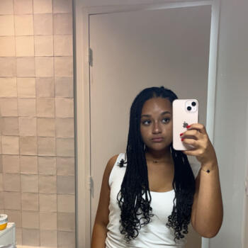 Babysitter in Bassussarry: Melody