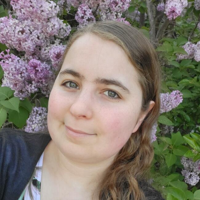 Babysitter in Laval: Coralie