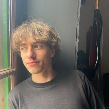 Babysitter in Levallois-Perret: Louis