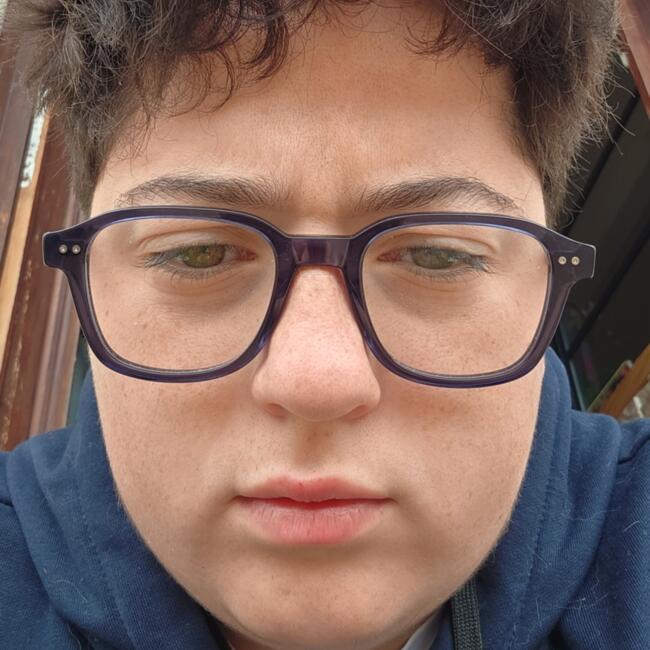 Babysitter in L'Isle-d'Espagnac: Alyne