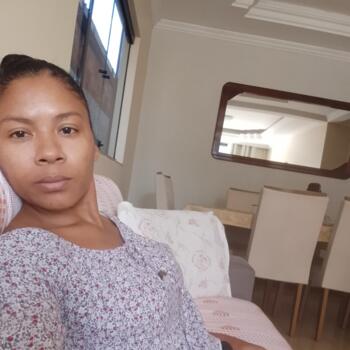 Emprego de babá em Águas Lindas de Goiás: emprego de babá Aline