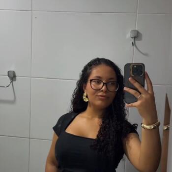 Babysitter in Aracaju: Emily laryssa