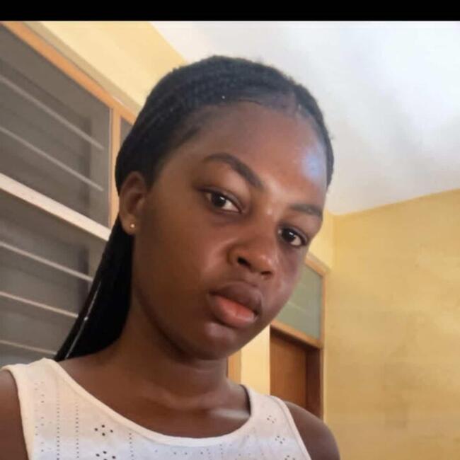 Babysitter in Afuaman: Hellen Naa Meriba