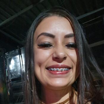 Babysitter in Poços de Caldas: Monique