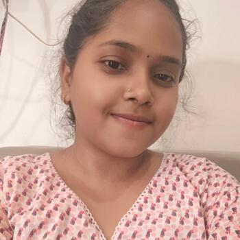 Babysitter Gurugram: Disha