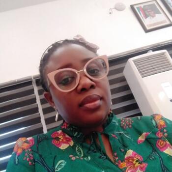 Baby-sitter Surrey: Yemi