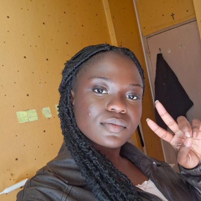 Babysitter in Melun: Asnath