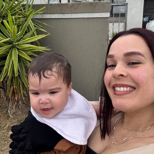 Babysitting job in Sharjah city: Kelly