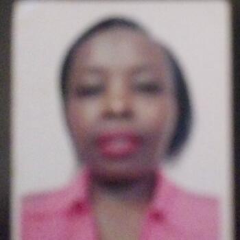 Babysitter in Doha: Lucy