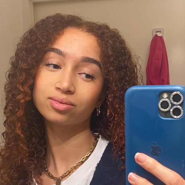 Babysitter in Annecy: Liyah